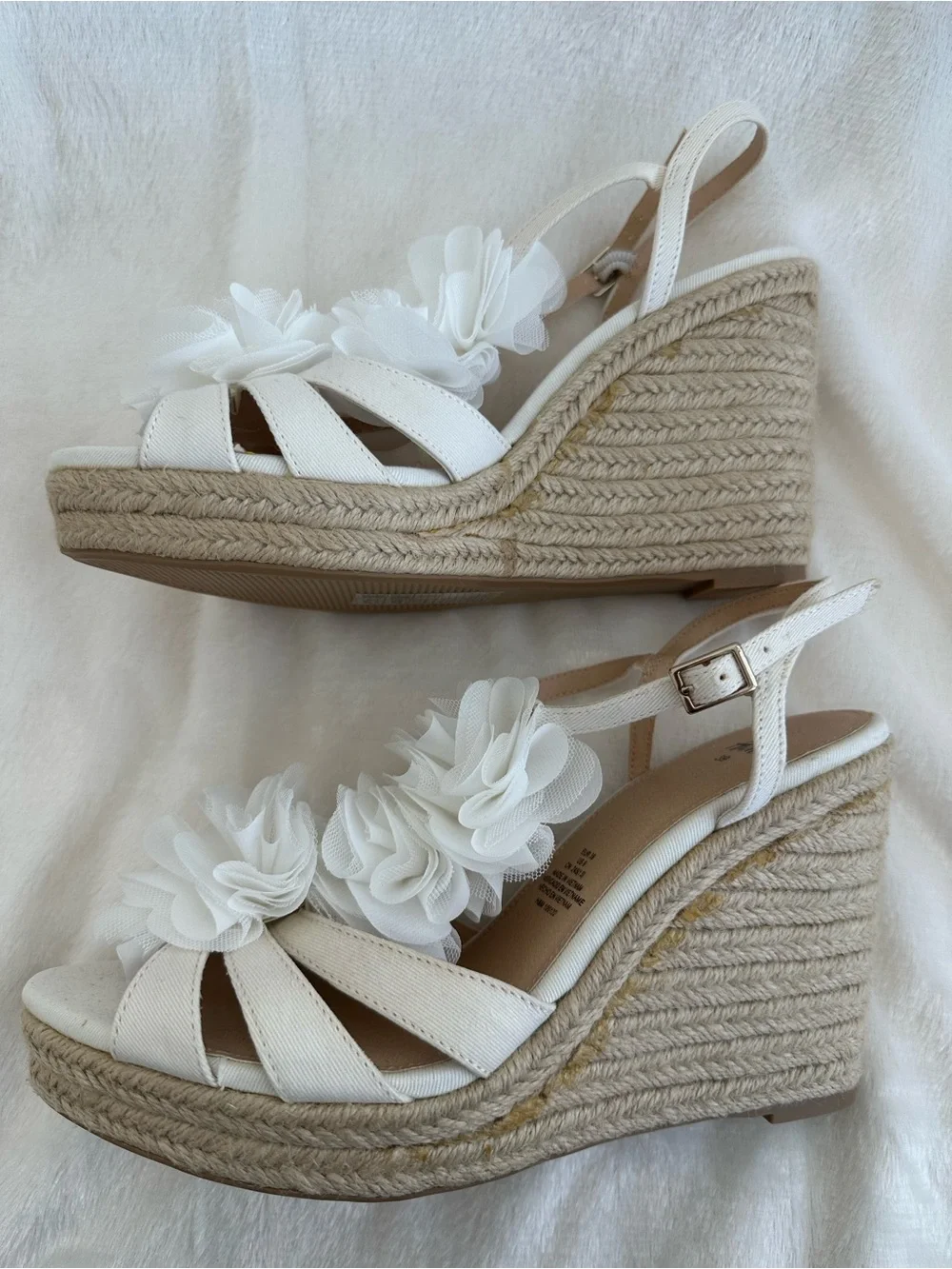 H&M White Canvas 3D Tulle Flower Bridal Summer Espadrille Wedge Sandals Sz 8